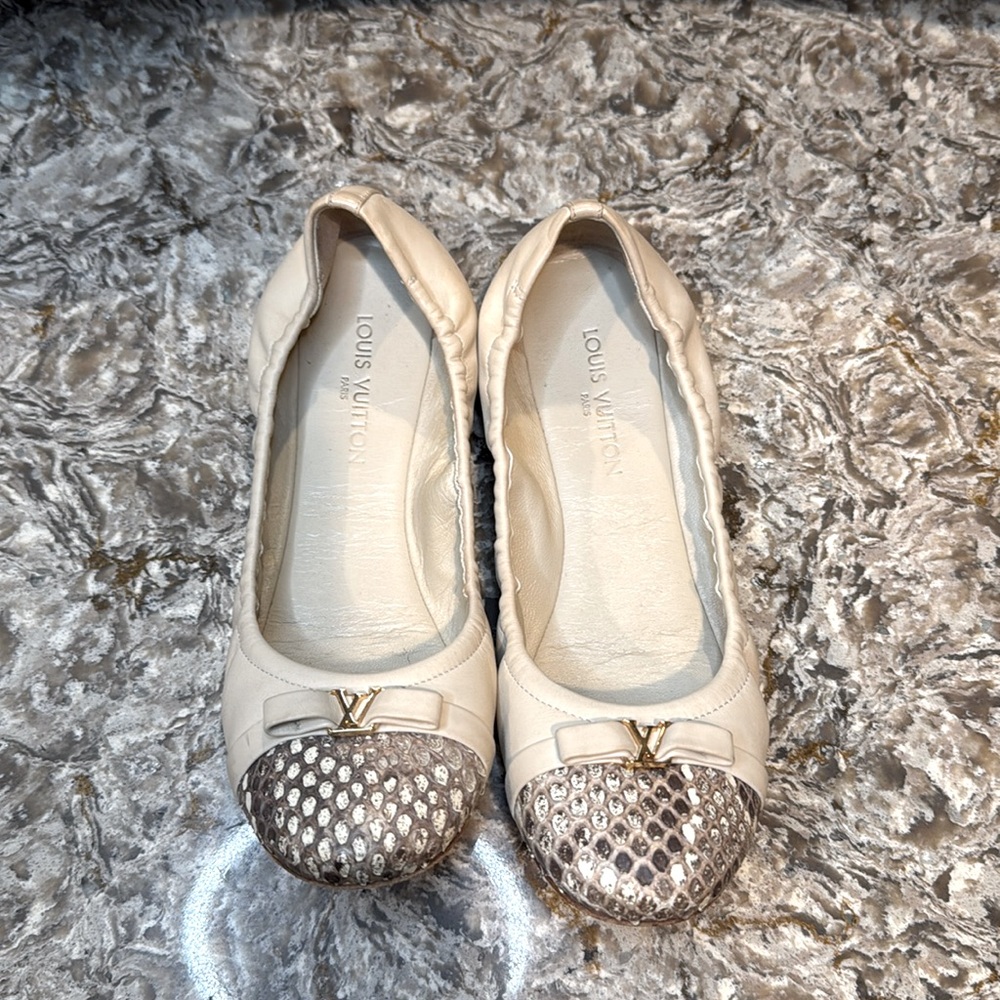 Louis Vuitton Ballerina size 36